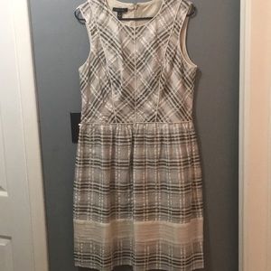 Beautiful, fully lined, sleeveless dress.